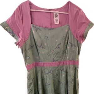 Flo’s V8 cafe dress deal